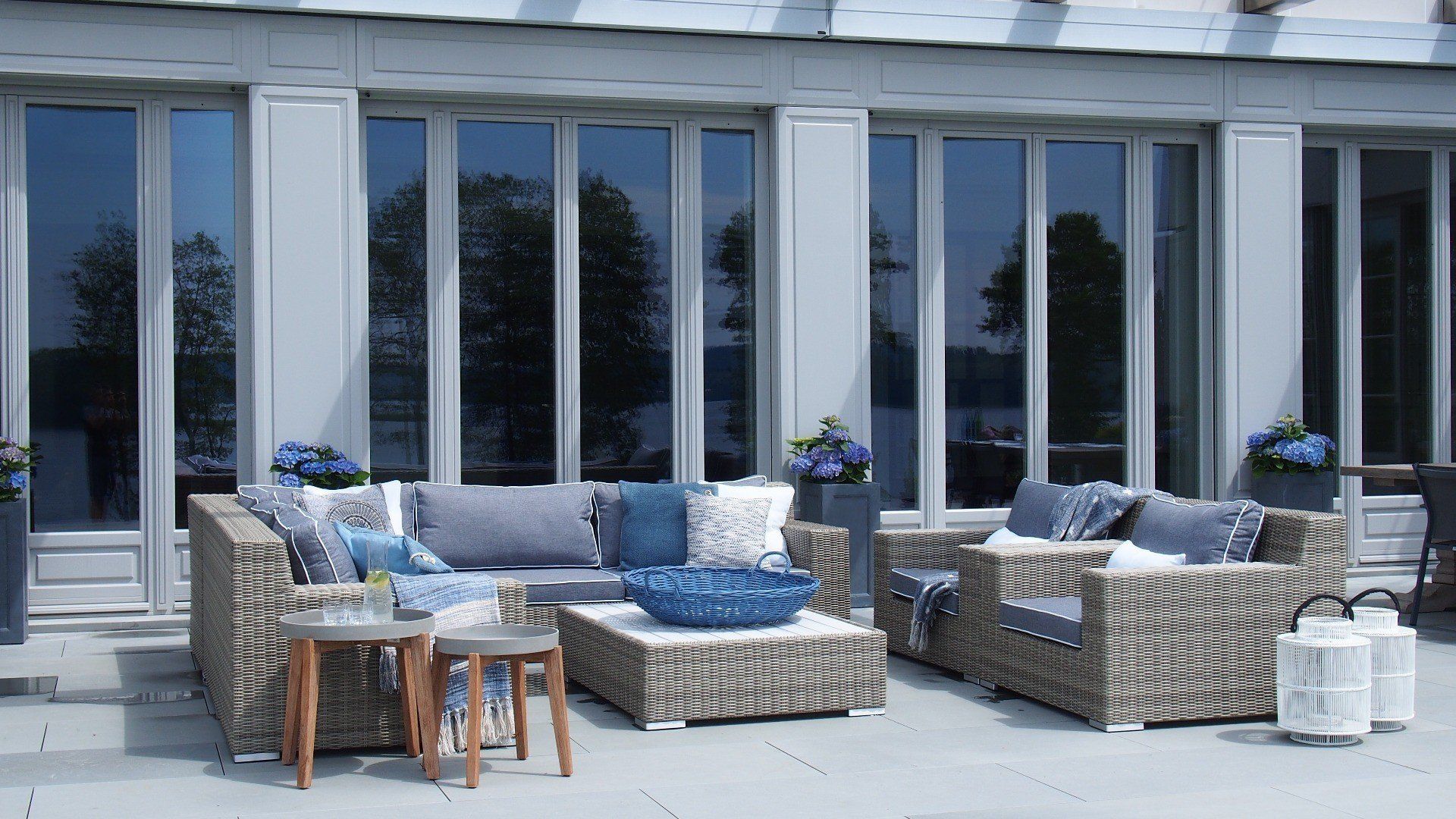 Meble ogrodowe – sposób na letni wypoczynek przy domu