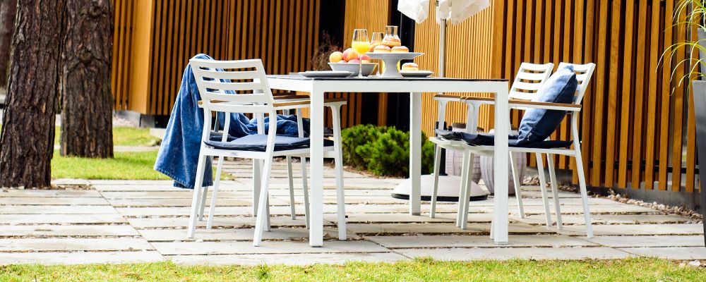 Meble ogrodowe – sposób na letni wypoczynek przy domu